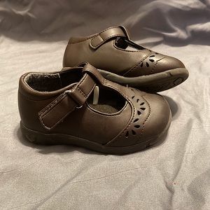 Brown dress shoes size C5